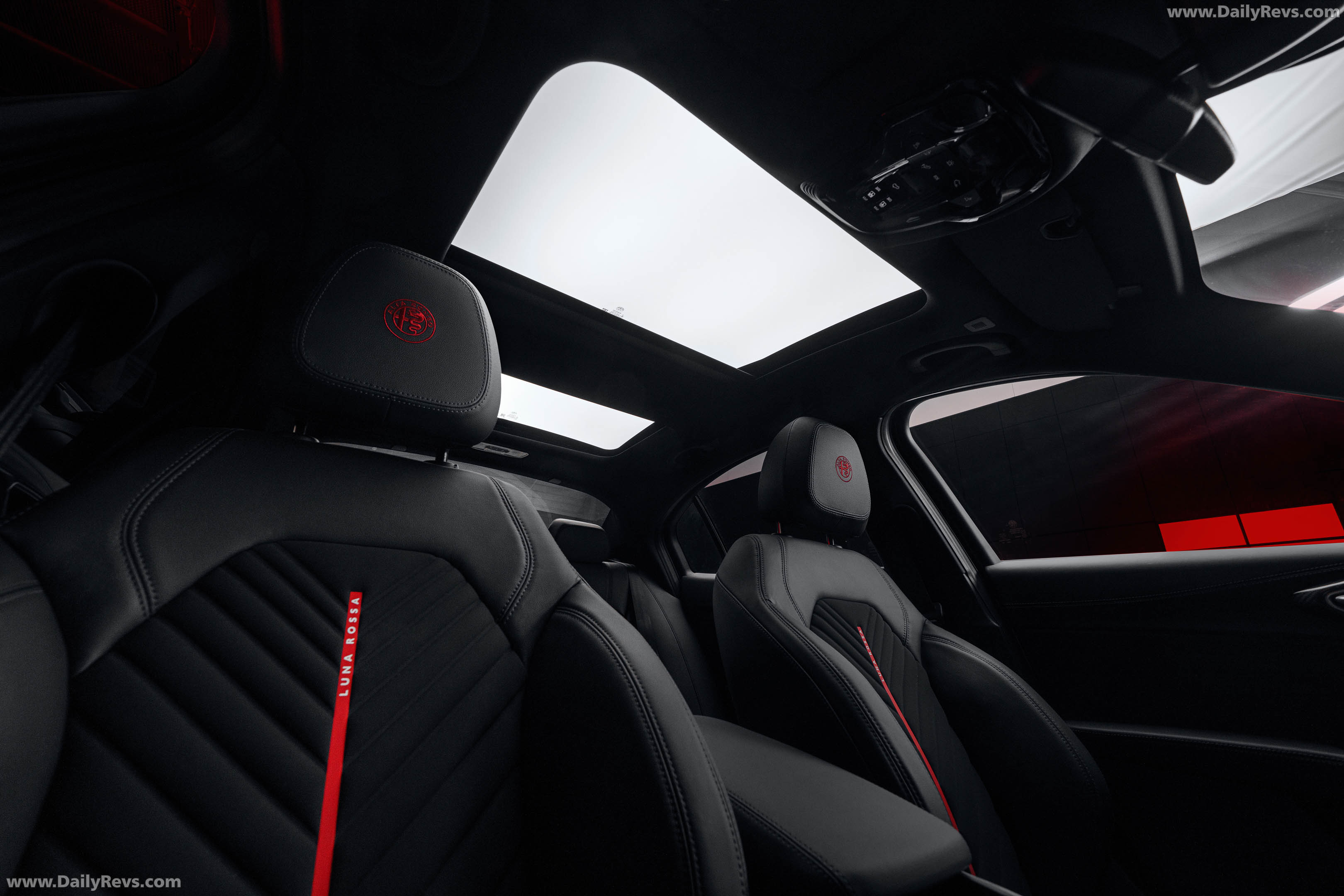 2027 Alfa Romeo Giulia Luna Rossa Interior